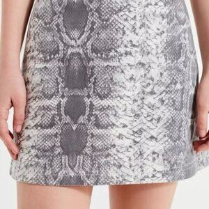⭐️ BDG by URBAN OUTFITTERS Snake Print Mini Skirt L